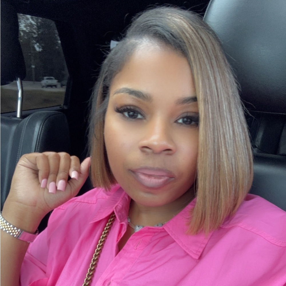 Meet your Posher, Nekia